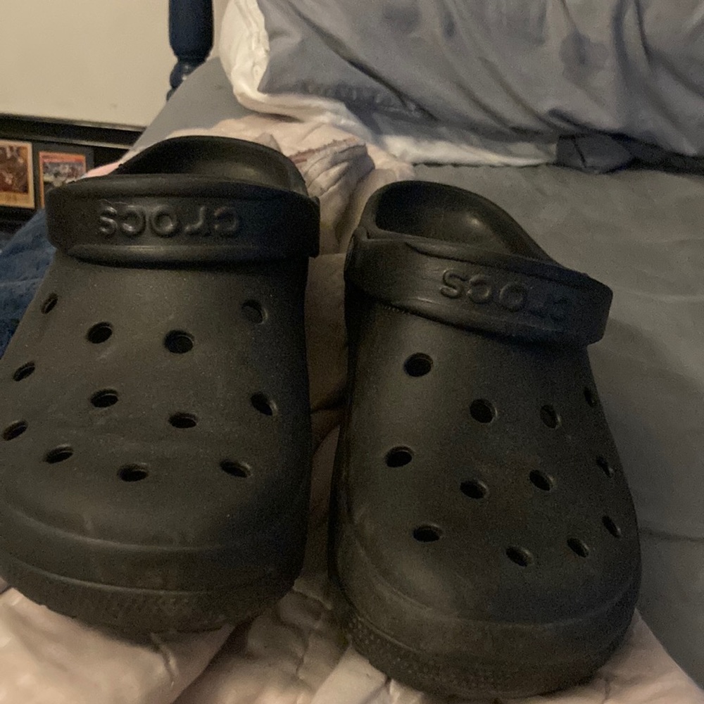 Black crocs